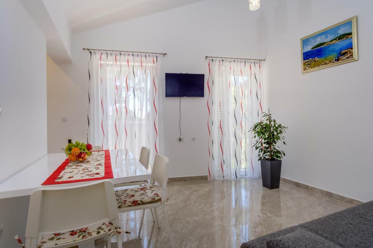 Apartmani Beatrice Mali Lošinj Esterno foto