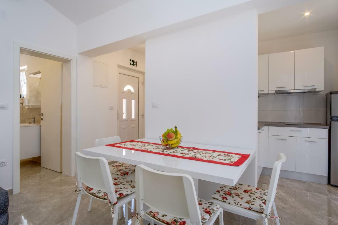 Apartmani Beatrice Mali Lošinj Esterno foto